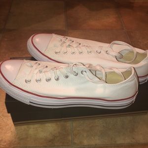 Men’s all white converses